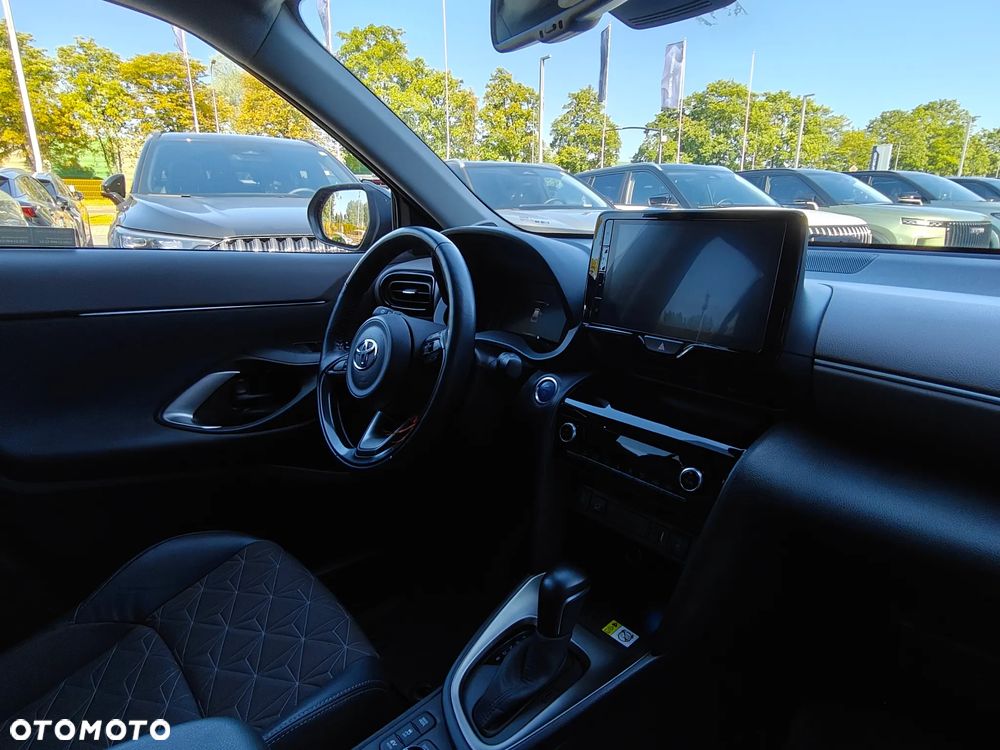 Toyota Yaris ver-1-0-active - 6