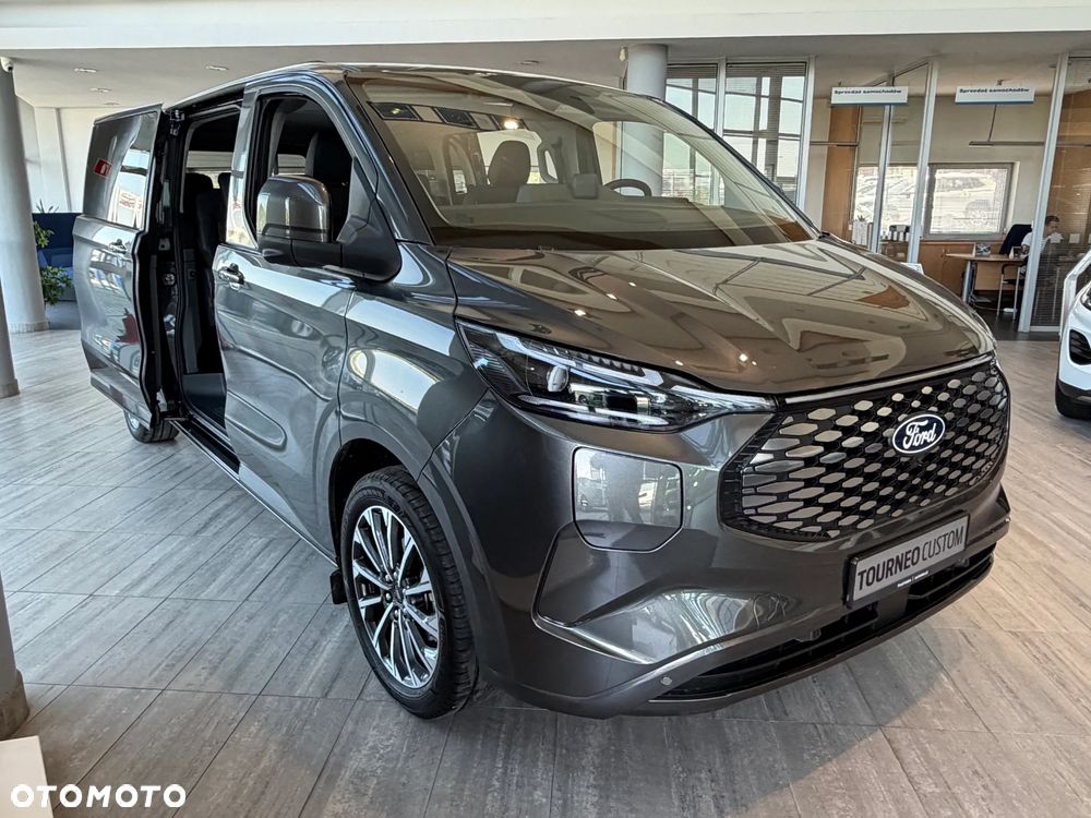 Ford E-Tourneo Custom - 3