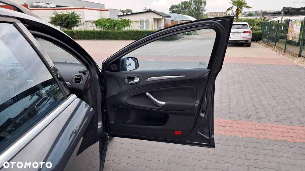 Ford Mondeo 2.3 Titanium - 13
