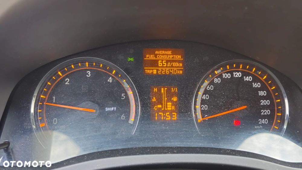 Toyota Avensis 2.0 D-4D 2010 - 13