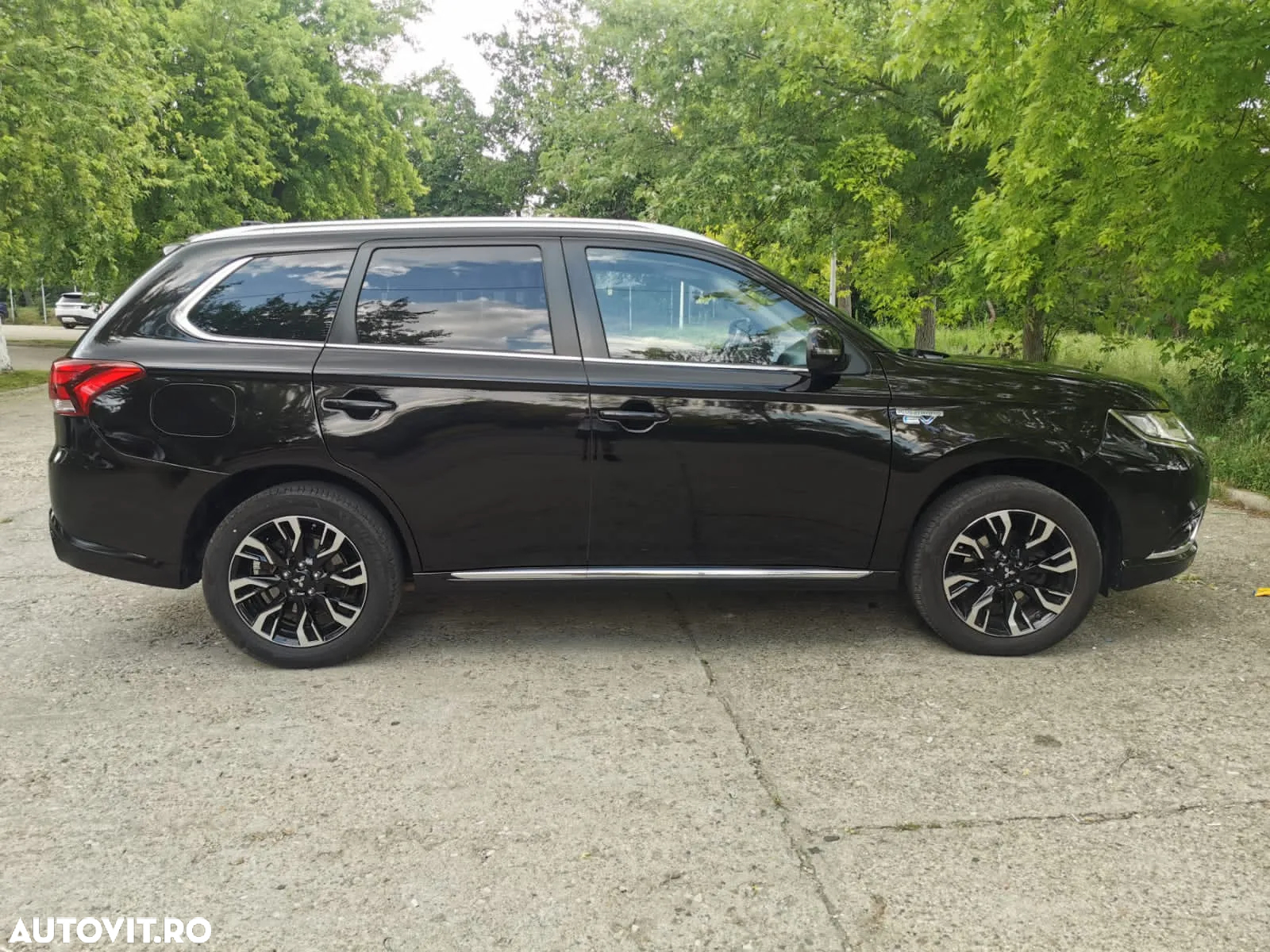 Mitsubishi Outlander 2.0 4WD Plug-In Hybrid Top - 2