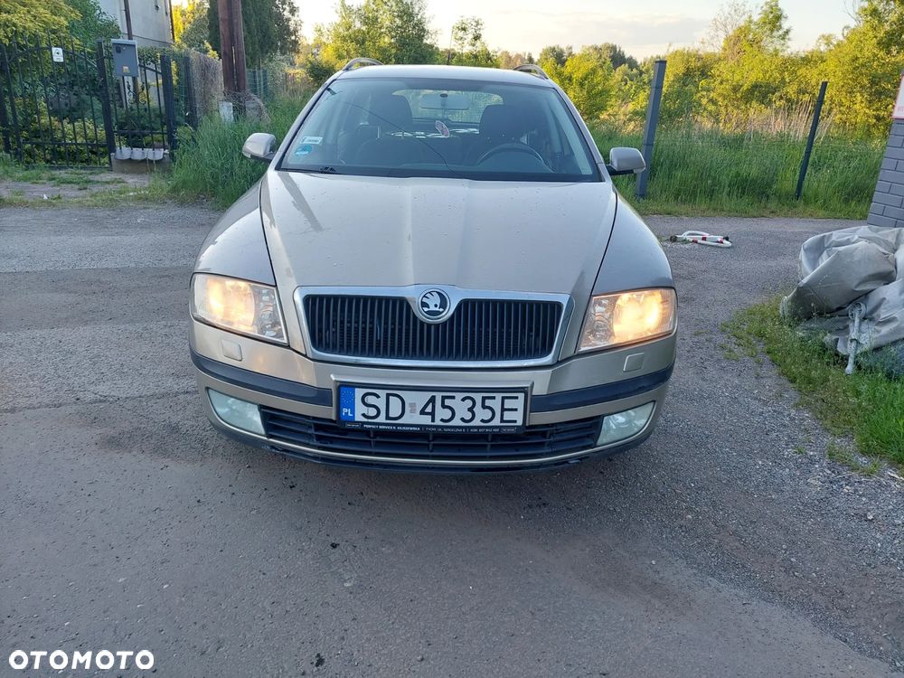 Skoda Octavia 1.6 FSI Ambiente - 2