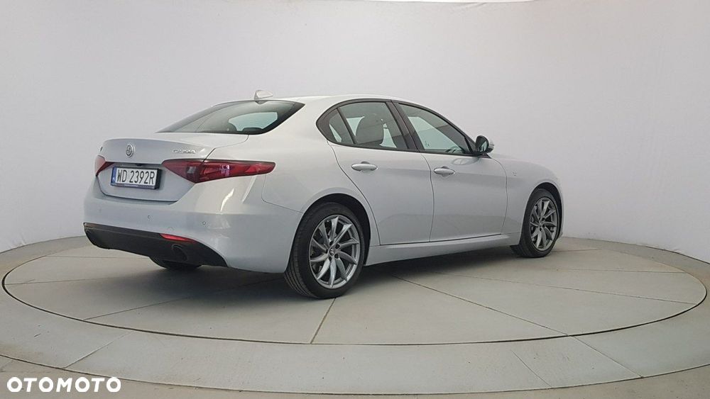 Alfa Romeo Giulia - 4