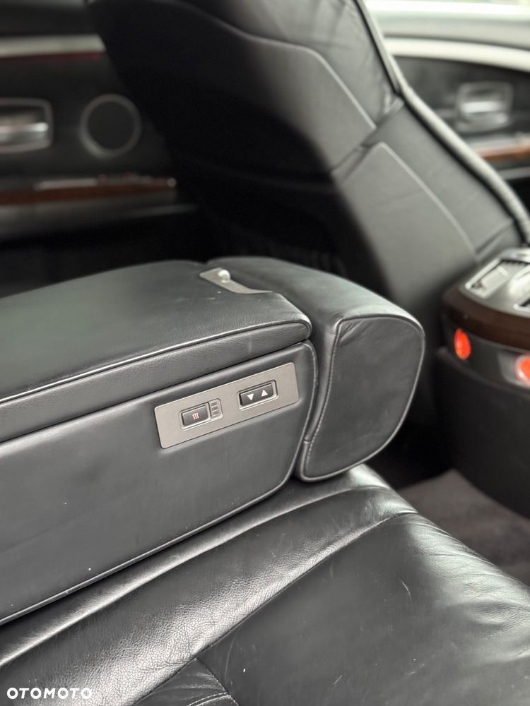 BMW Seria 7 750i L - 22