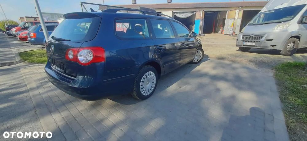 Volkswagen Passat 1.6 TDI Comfortline - 2