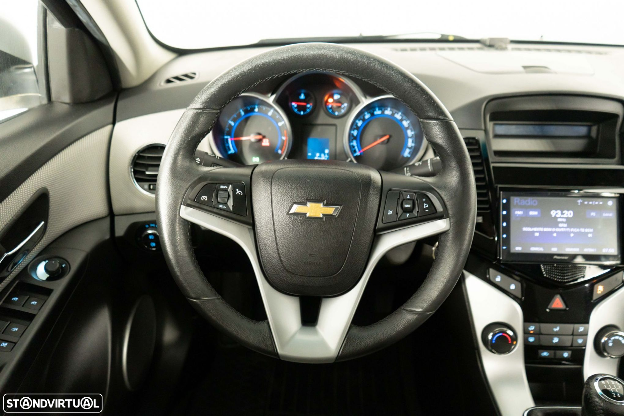 Chevrolet Cruze 1.6 LS - 21