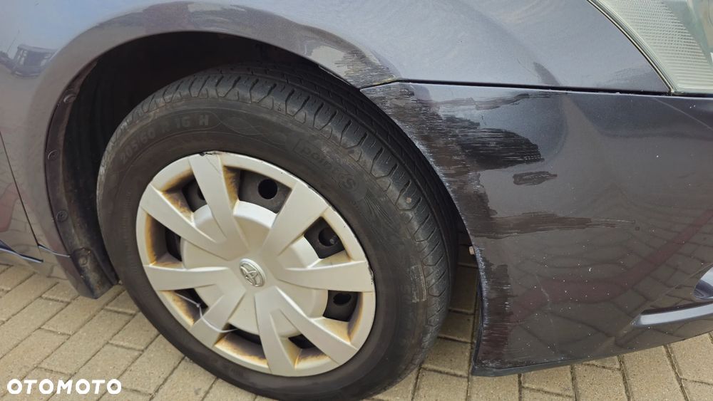 Toyota Avensis 2.0 D-4D 2010 - 18