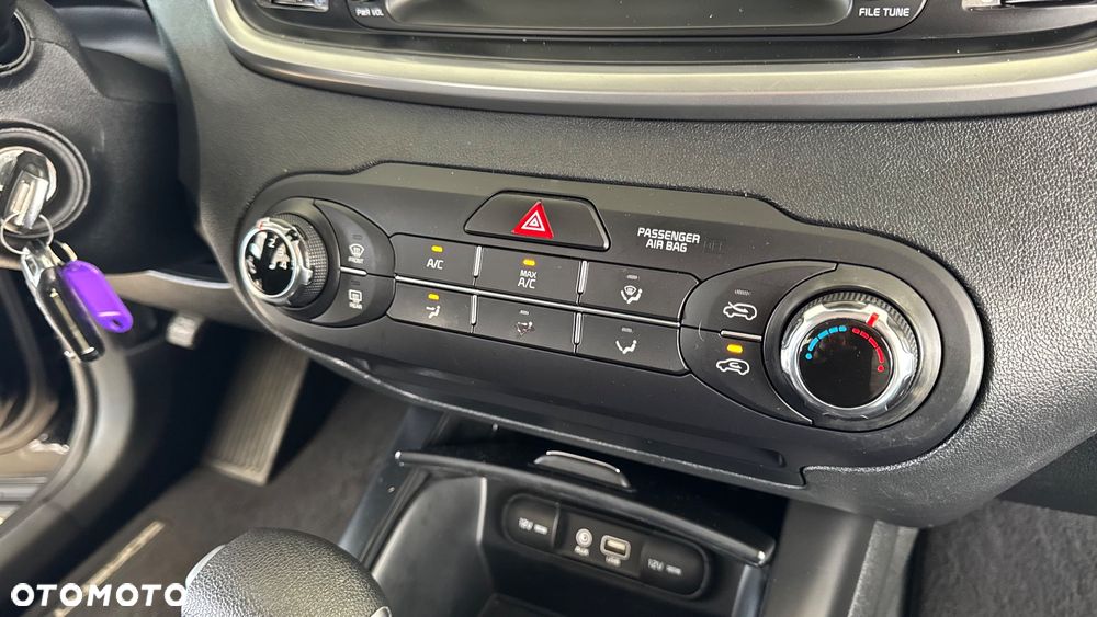 Kia Sorento - 36