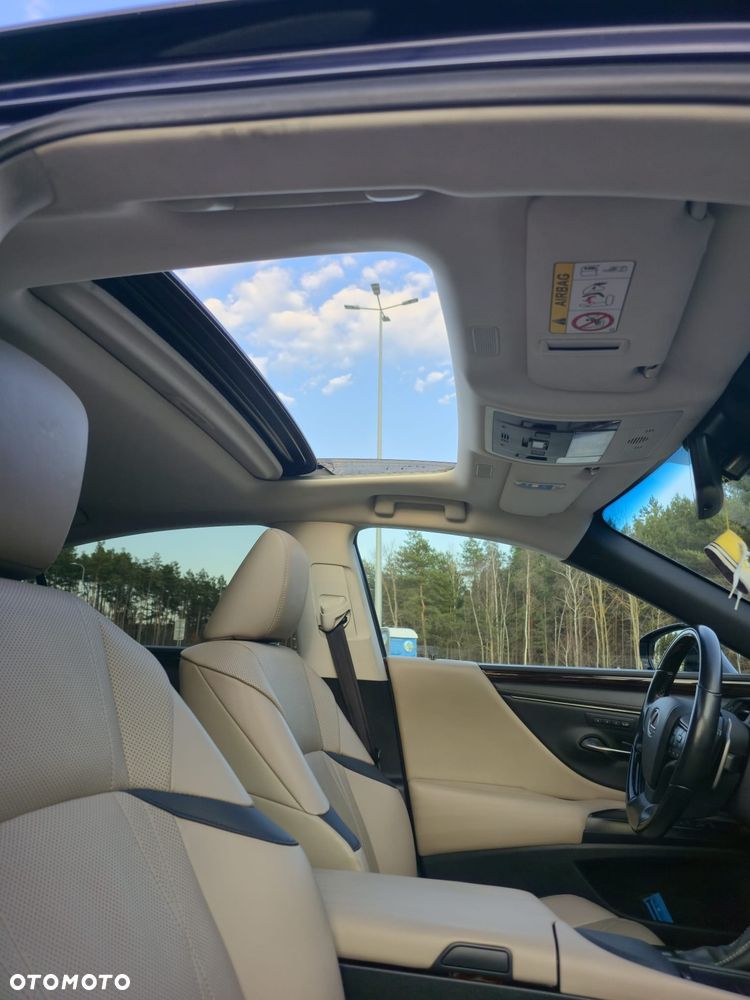 Lexus ES - 9