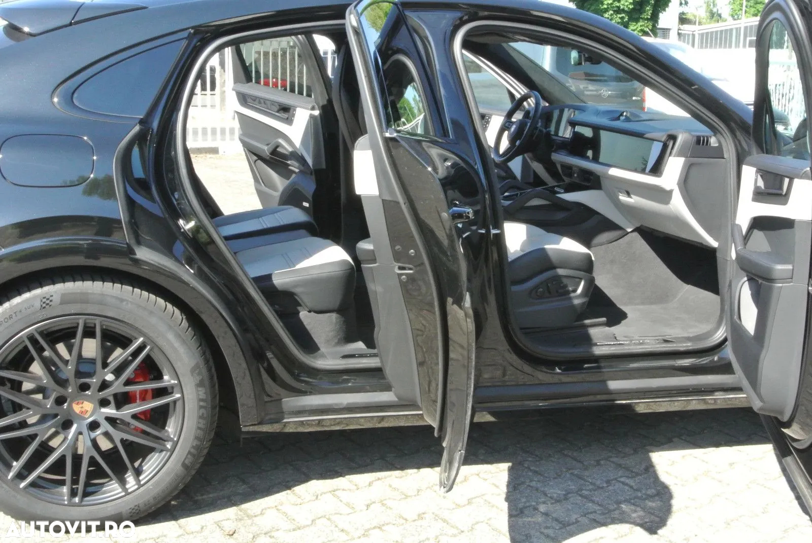 Porsche Cayenne Coupe GTS - 7