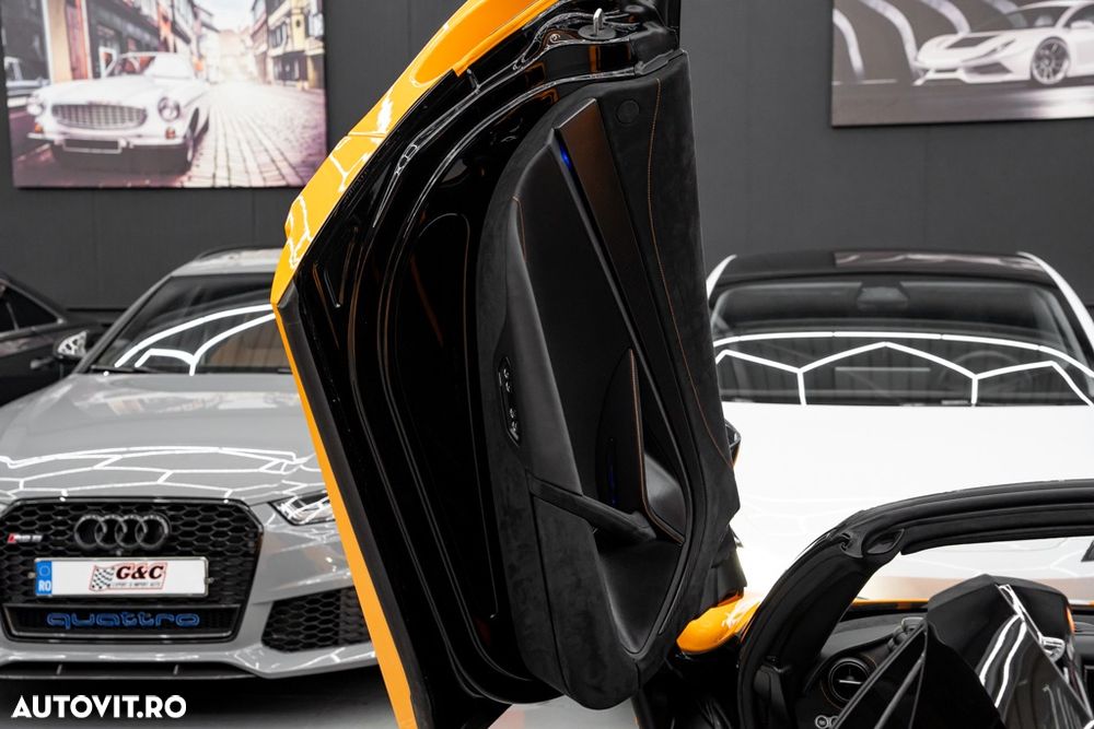 McLaren 750S Spider - 38