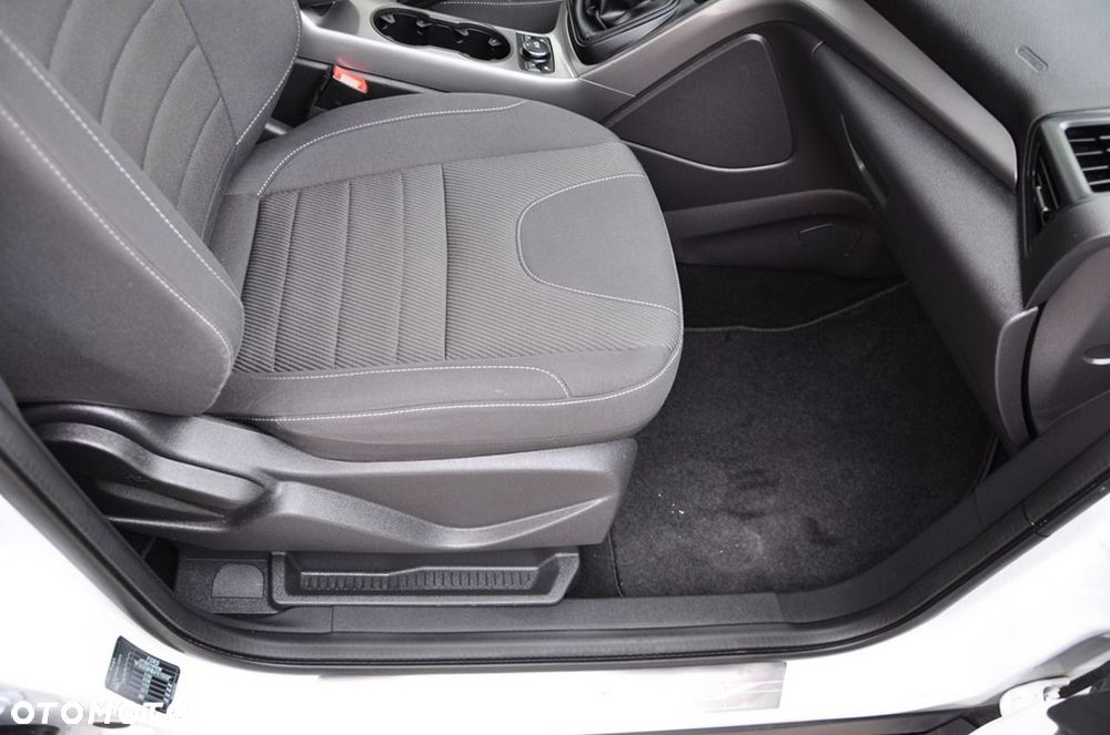 Ford Kuga - 30