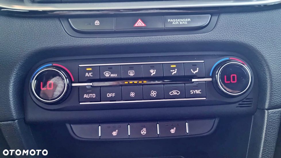 Kia Ceed 1.6 CRDi mHEV L Business Line - 20