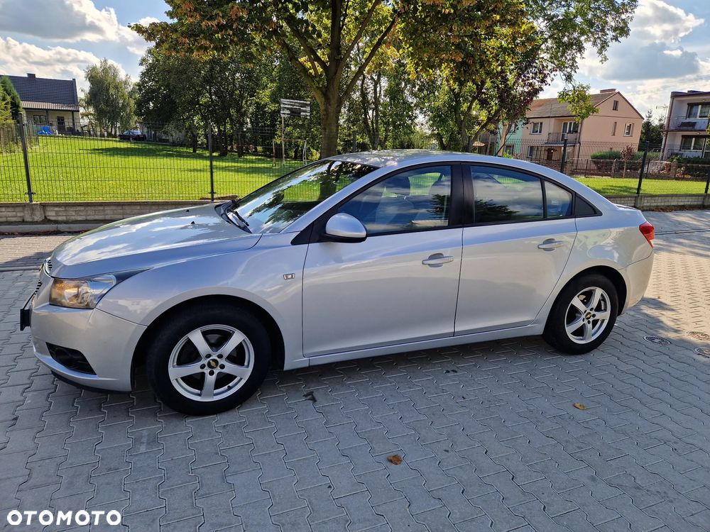 Chevrolet Cruze 1.6 LS - 5