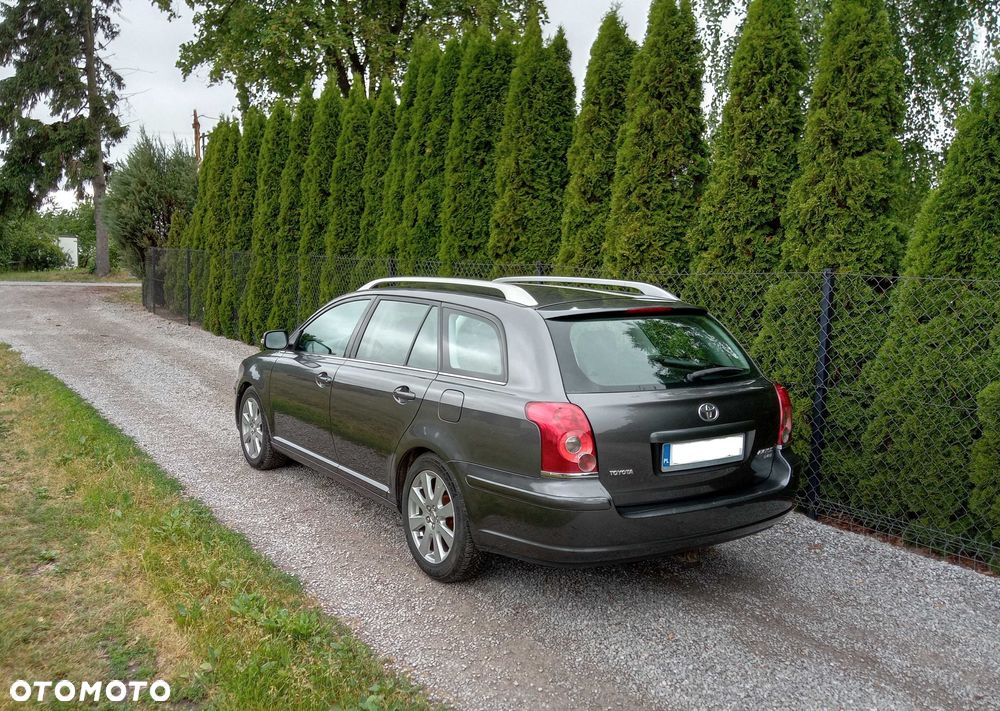 Toyota Avensis - 5