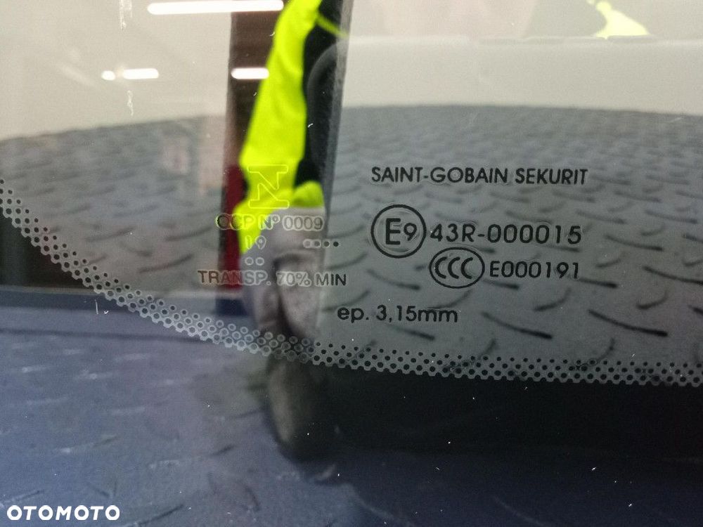 BERLINGO IV RIFTER SZYBA KAROSERYJNA TYŁ LEWA - 3