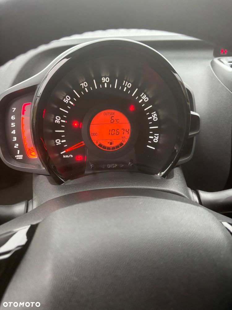 Peugeot 108 VTI 72 Top Allure - 10