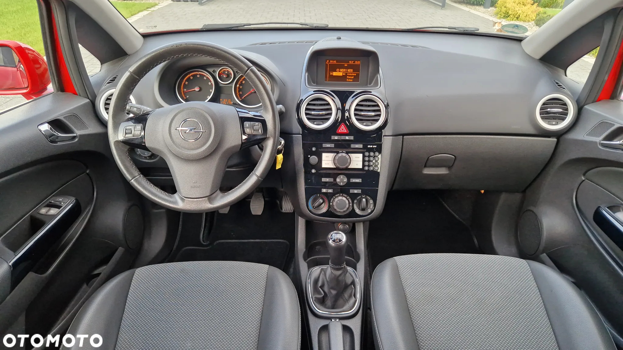 Opel Corsa 1.2 16V Cosmo - 6