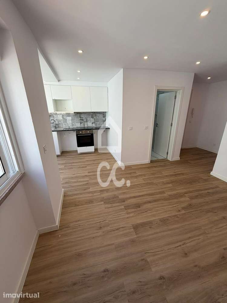 T2 Totalmente Remodelado em Queluz | Pronto a Habitar - Grande imagem: 3/16
