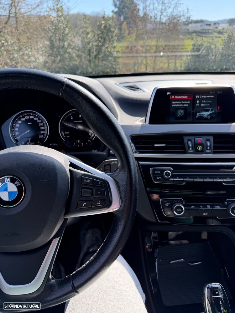 BMW X1 16 d sDrive Auto Line Sport - 2