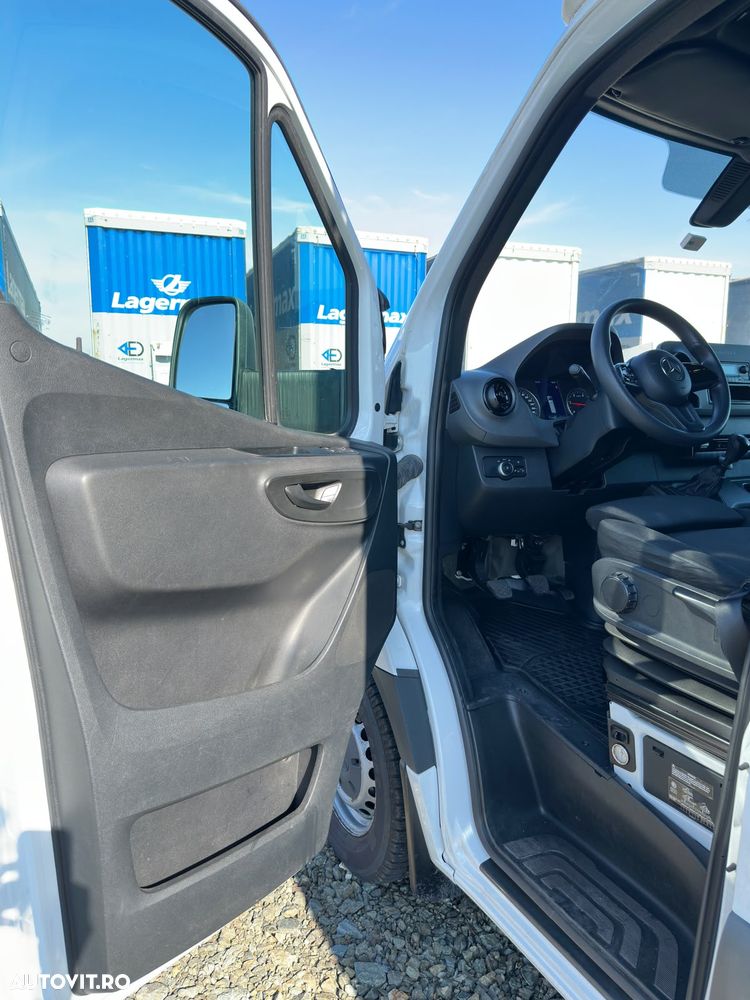 Mercedes-Benz Sprinter - 5