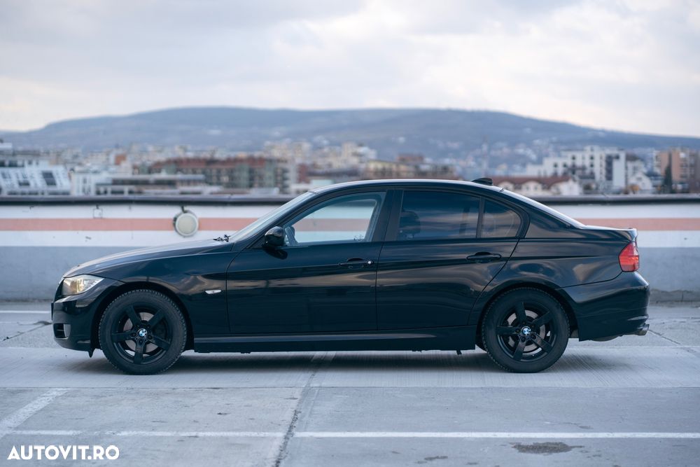 BMW Seria 3 318i - 1