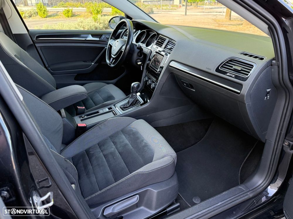 VW Golf 1.6 TDi Highline DSG - 22