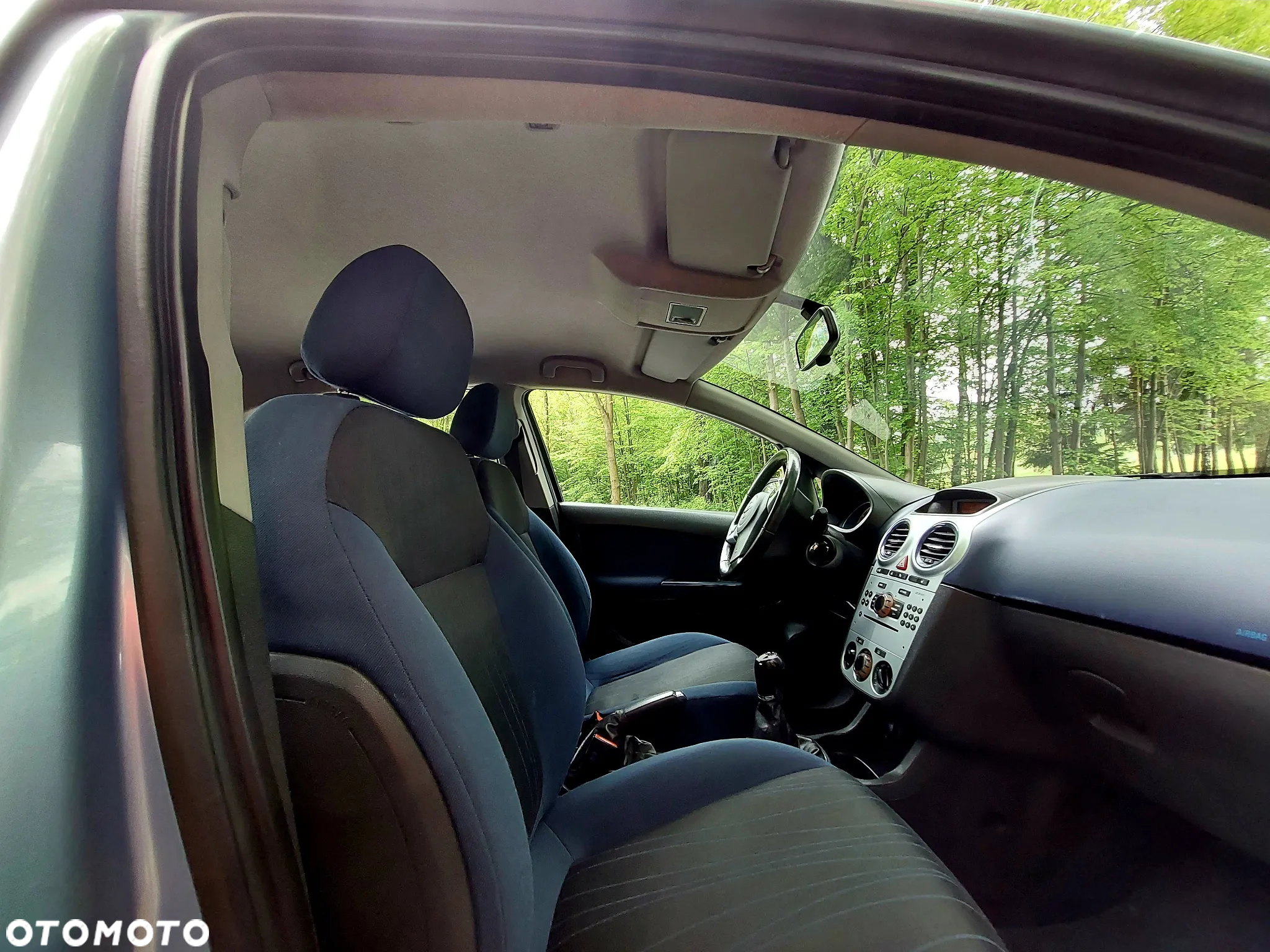 Opel Corsa 1.2 16V Essentia - 27