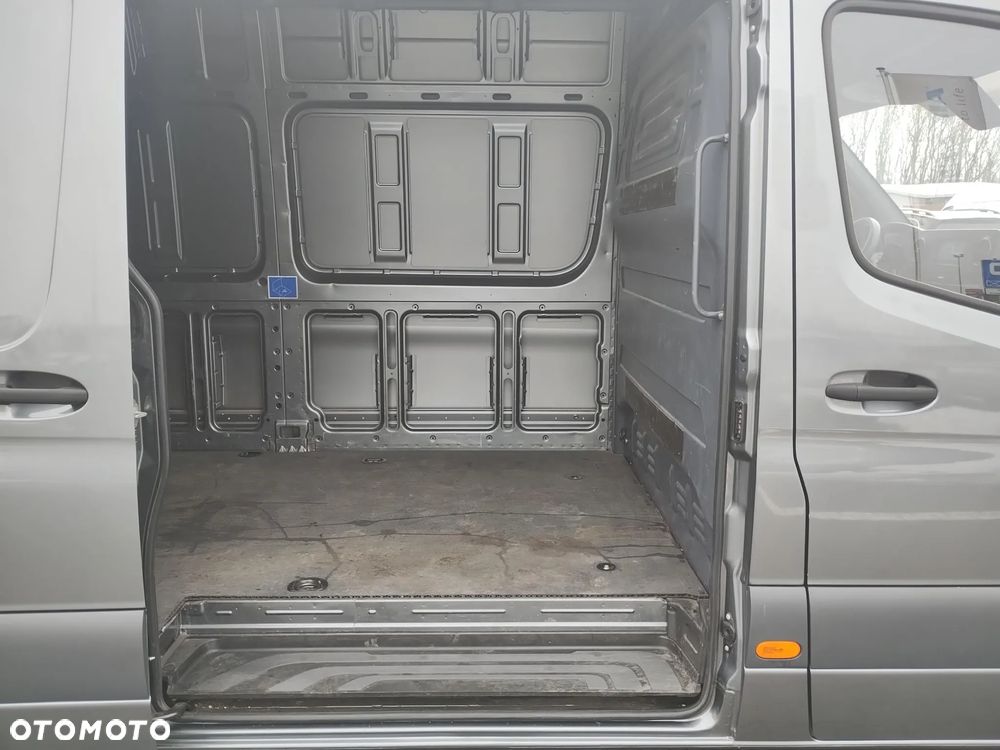 Mercedes-Benz Sprinter 317 - 16