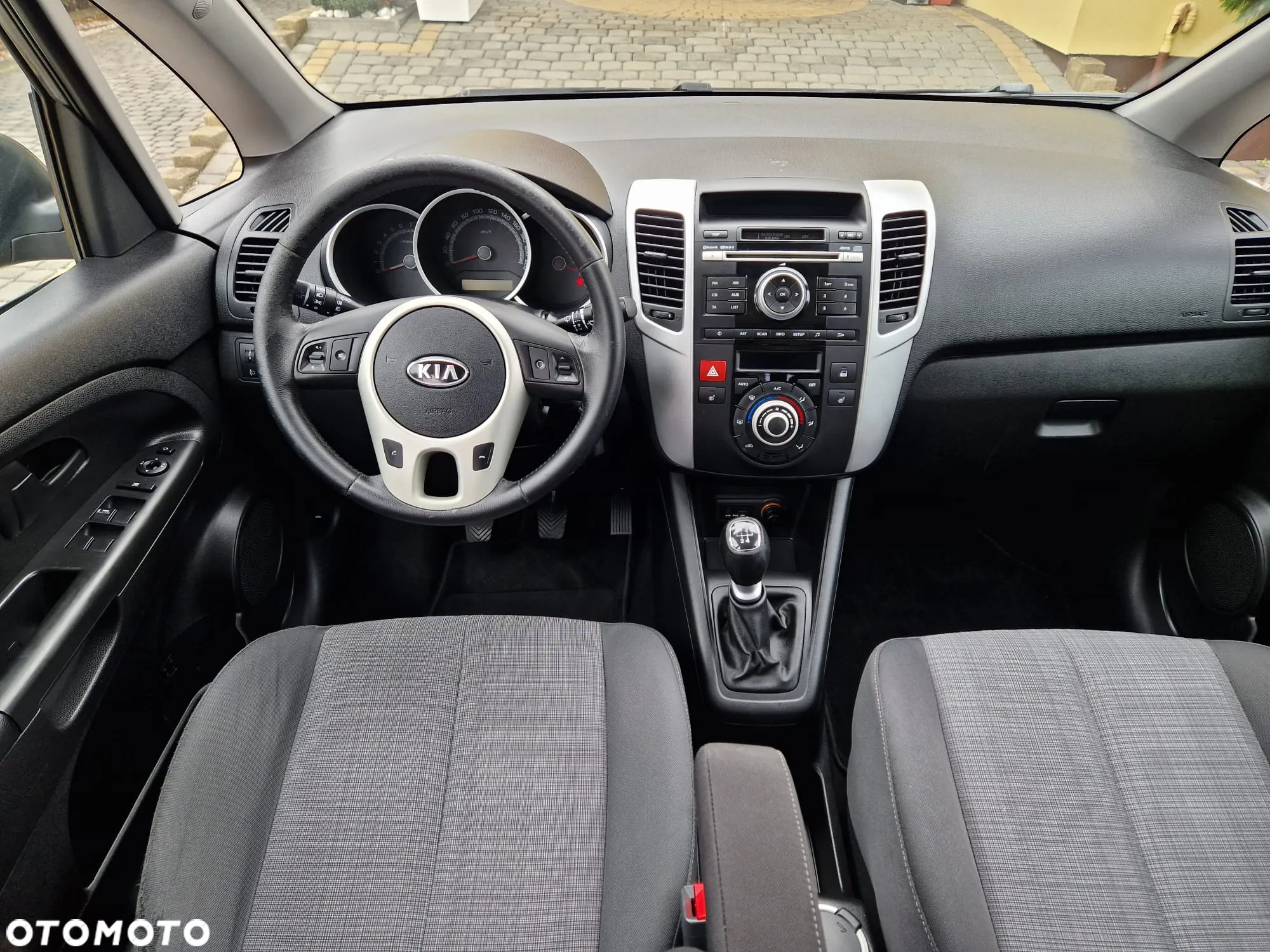 Kia Venga 1.6 CVVT Platinum Edition - 9