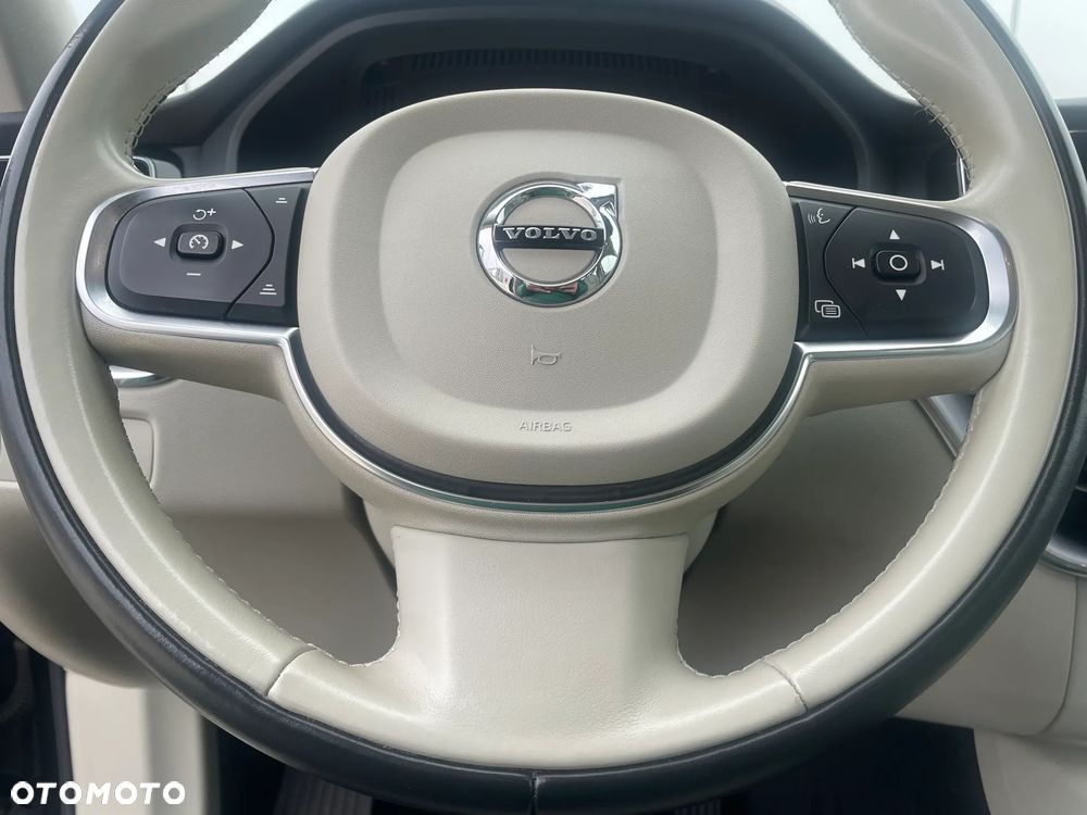 Volvo XC 60 B5 D AWD Inscription - 28