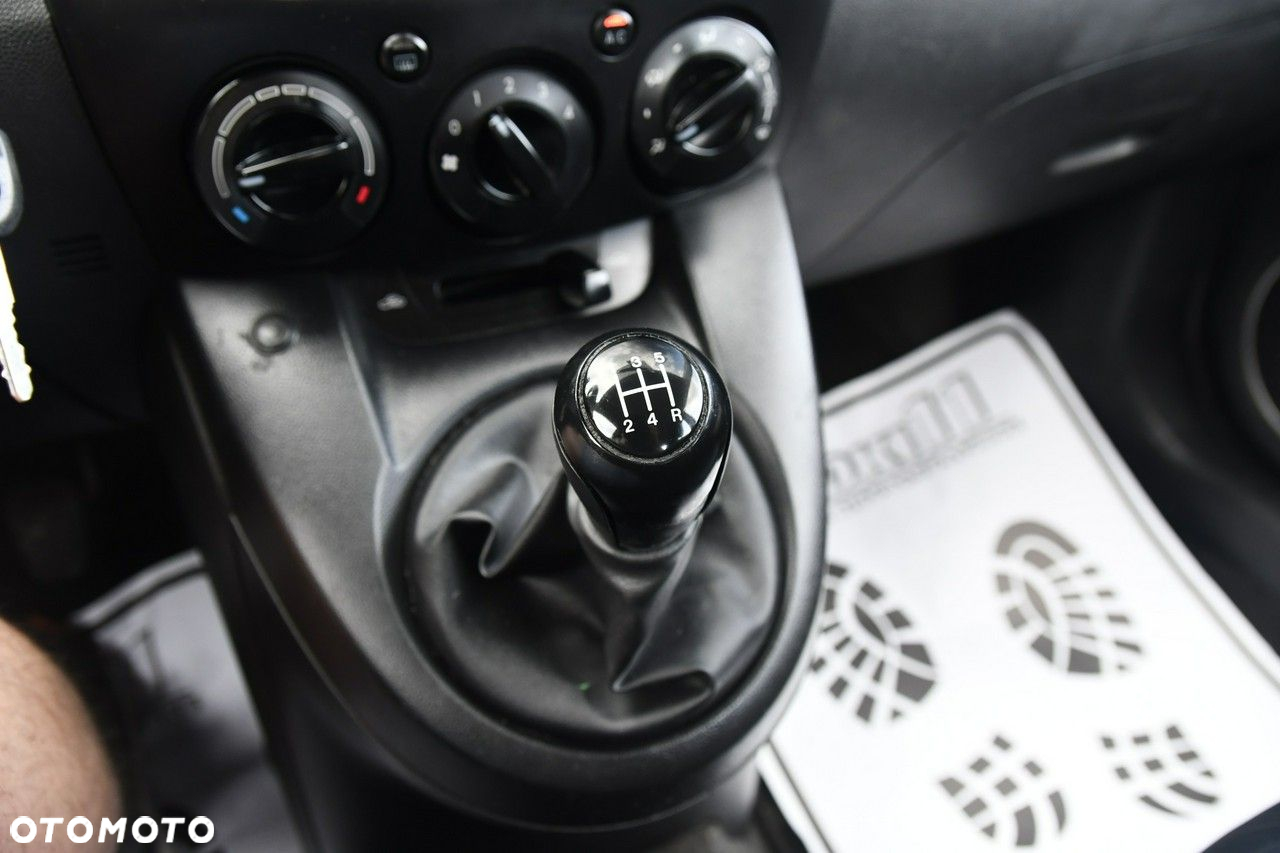 Mazda 2 - 23