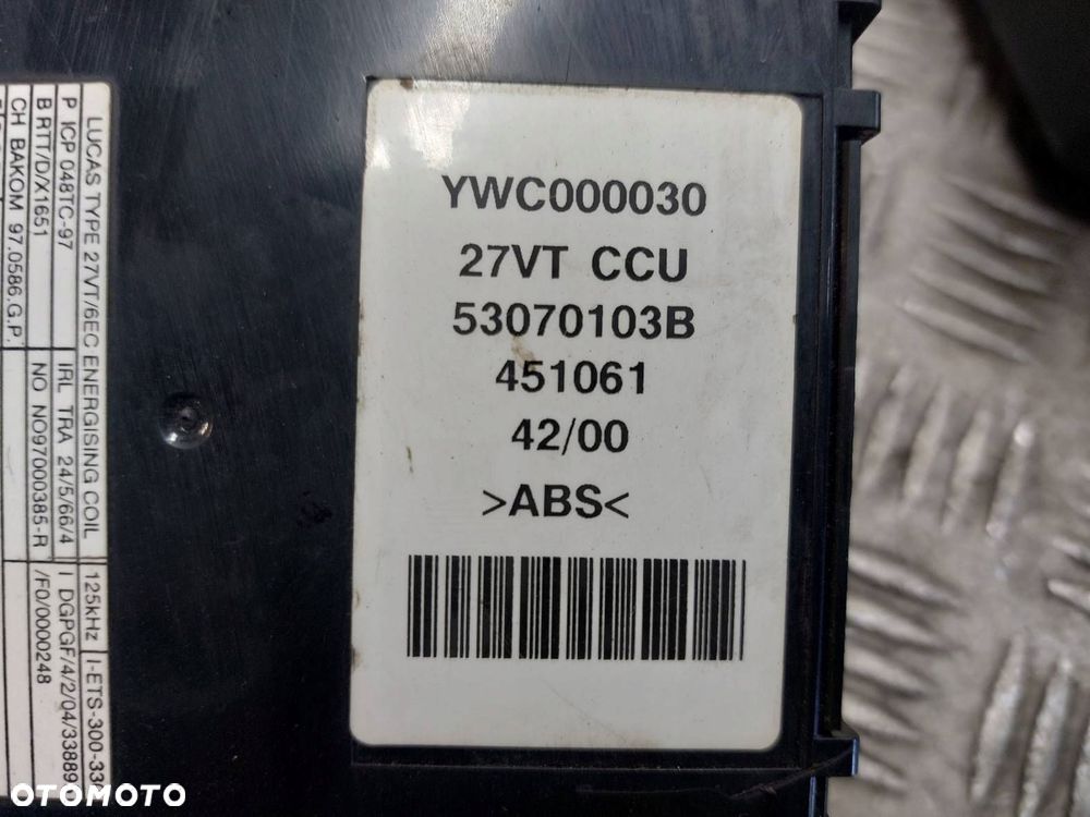 SKRZYNKA BEZPIECZNIKÓW PRZEKAŹNIKÓW LAND ROVER FREELANDER I 2.0 TD - 3