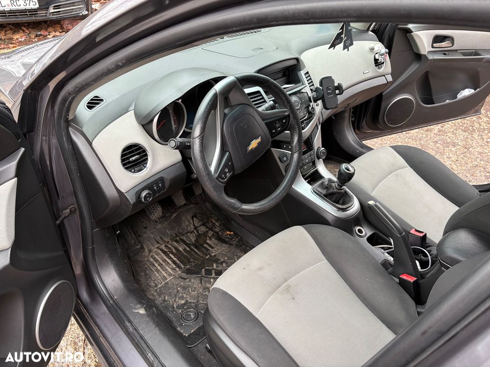 Chevrolet Cruze 1.6 Ecotec LS+ - 4