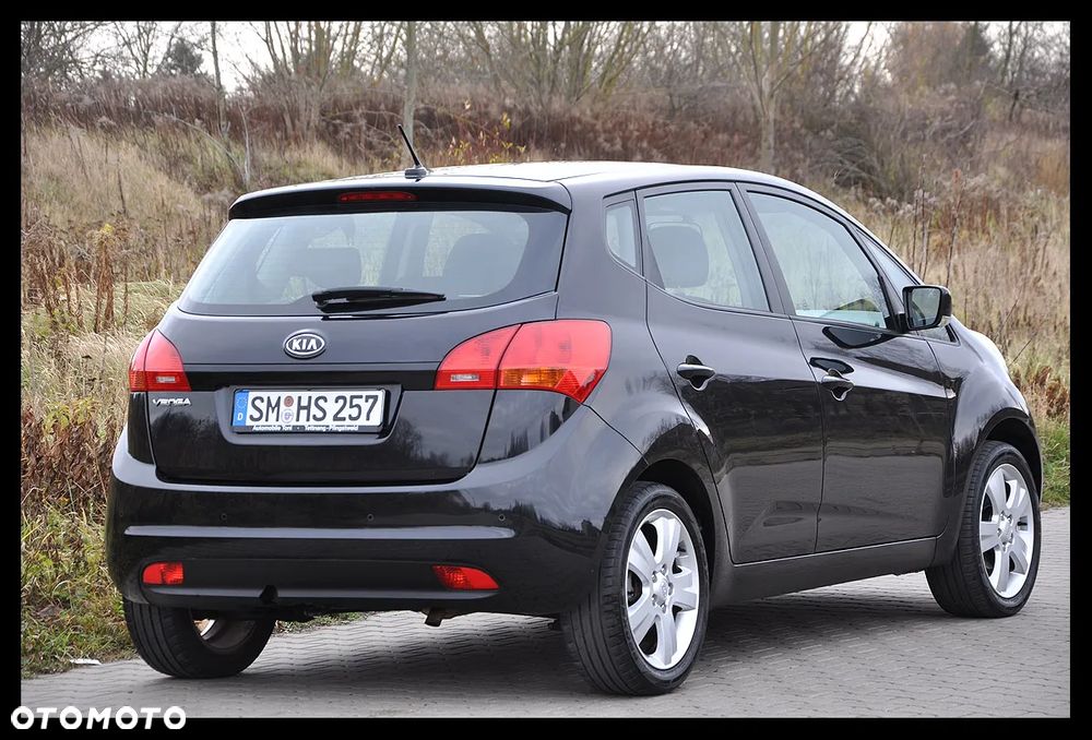 Kia Venga 1.4 CVVT Business Line - 19