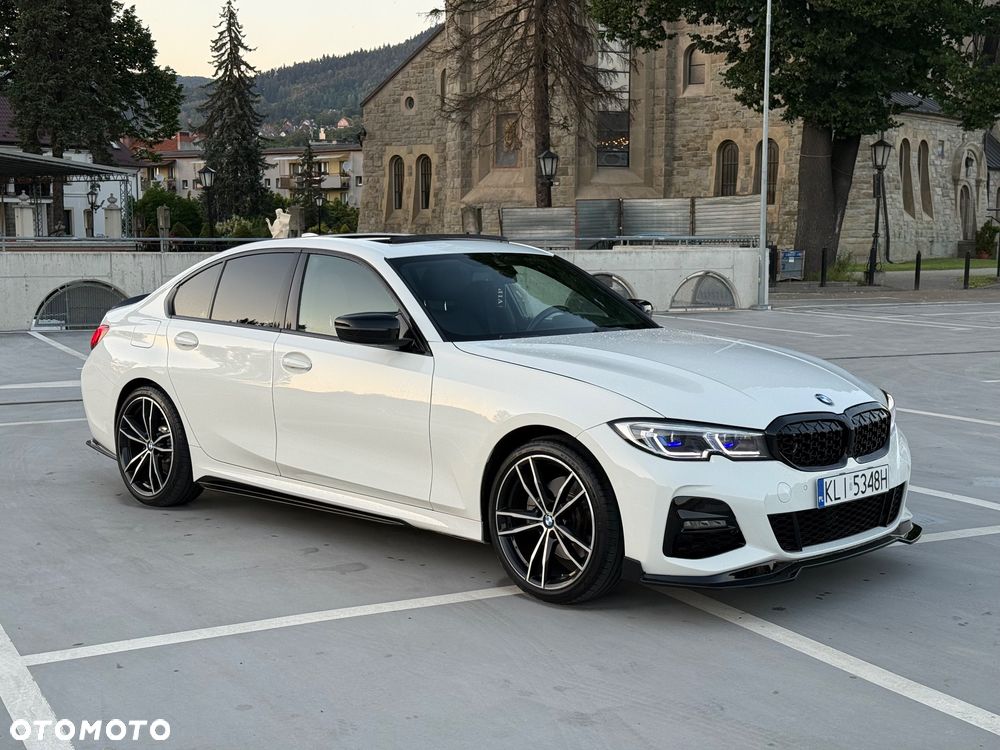 BMW Seria 3 330i xDrive M Sport - 1