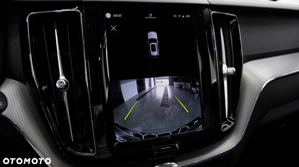 Volvo XC 60 T6 Plug-In Hybrid AWD Core - 28
