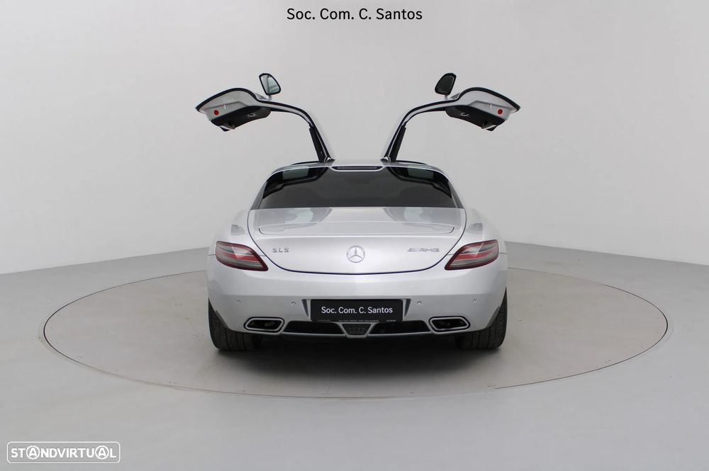 Mercedes-Benz SLS 63 AMG - 13