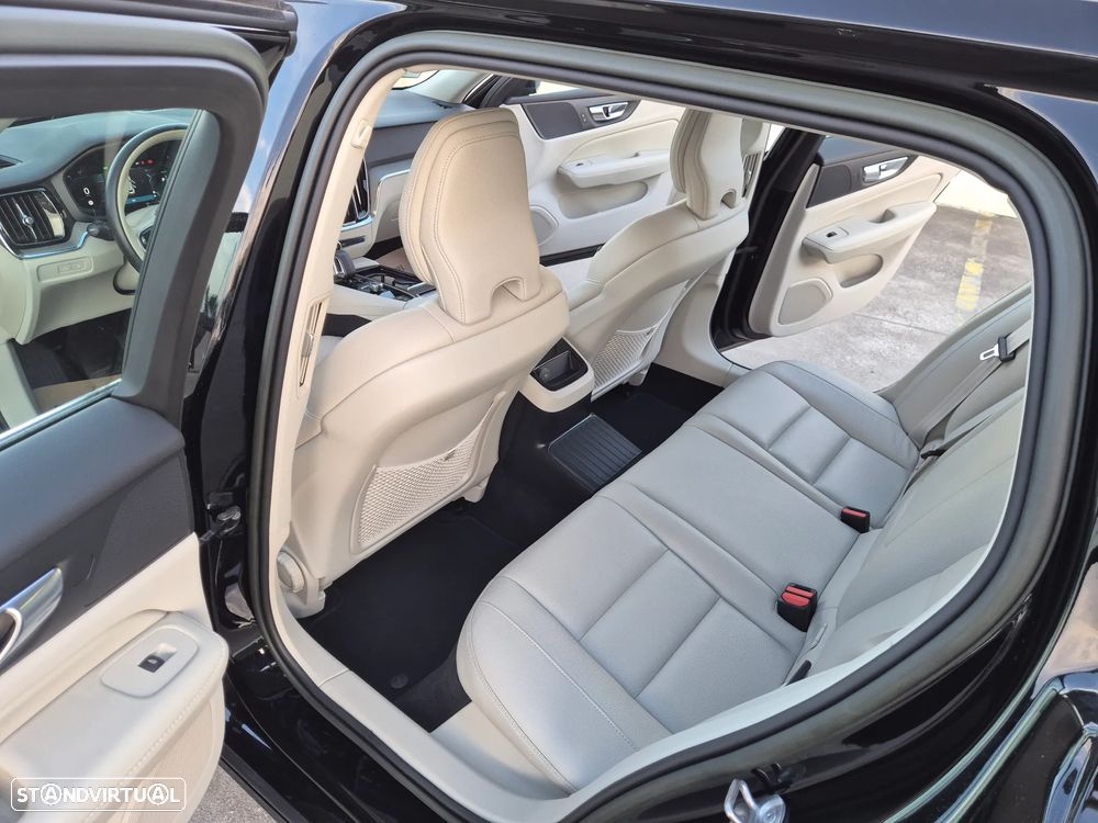 Volvo V60 2.0 T6 AWD TE Core - 35