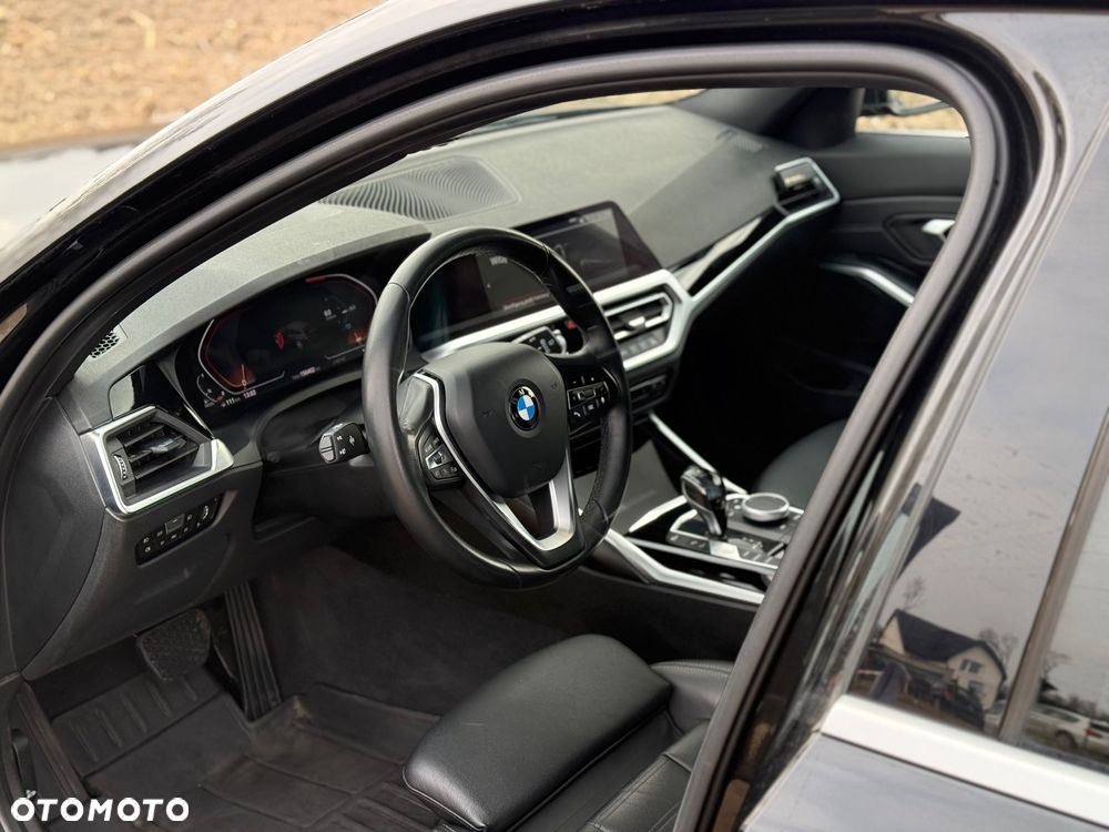 BMW Seria 3 320d - 33