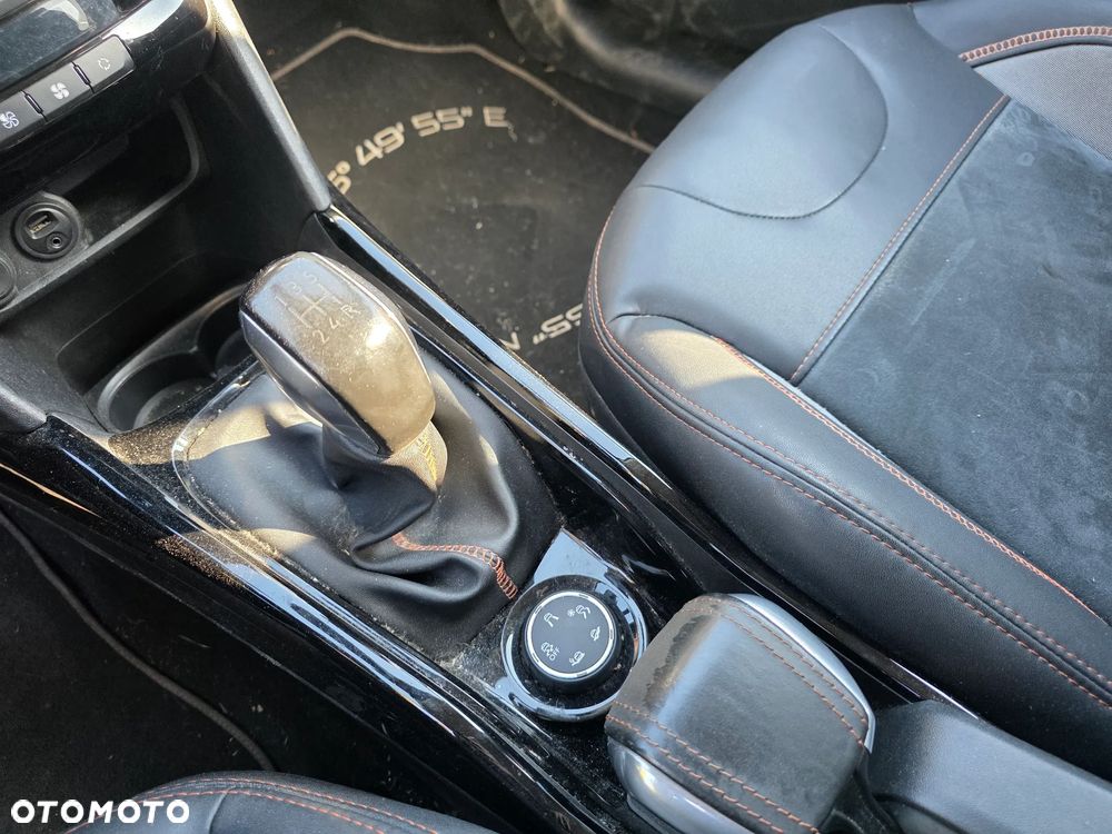 Peugeot 2008 1.2 Pure Tech Crossway S&S - 9