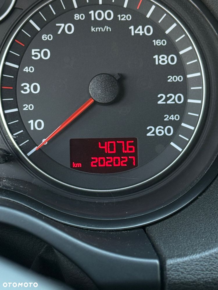 Audi A3 3-drzwiowe 1.6 FSI Ambiente - 9