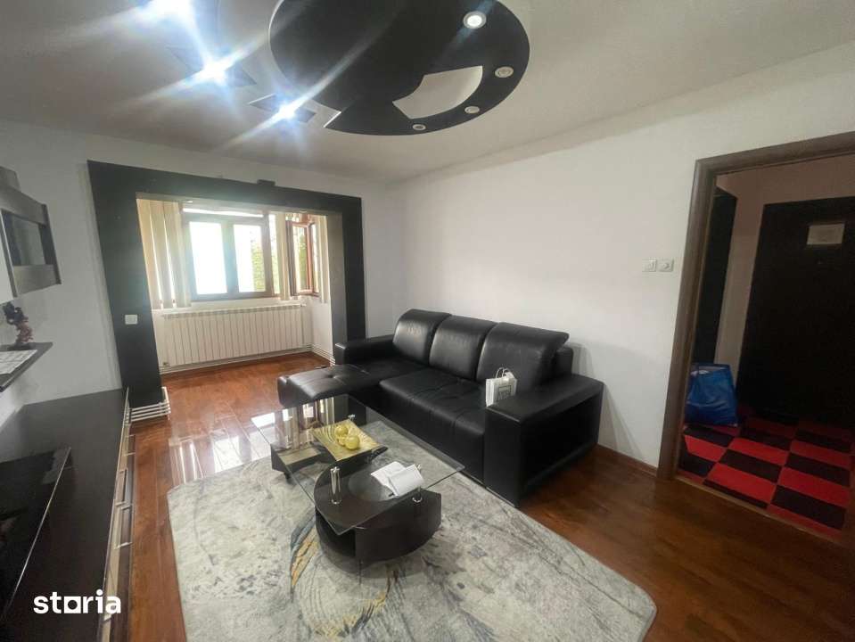 Apartament cu 3 camere, 56 mp, decomandat, et 3, zona Craiovita Noua — fotografia 2