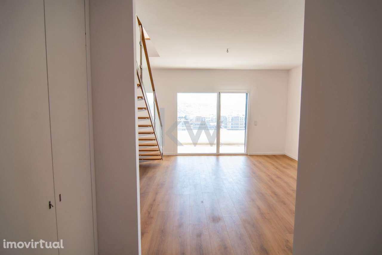 Luxo Raro nas Colinas do Cruzeiro – T3+1 com Mega Box e Terraço Privad - Grande imagem: 4/60