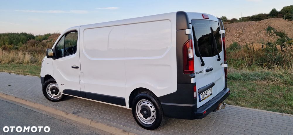 Renault TRAFIC - 2