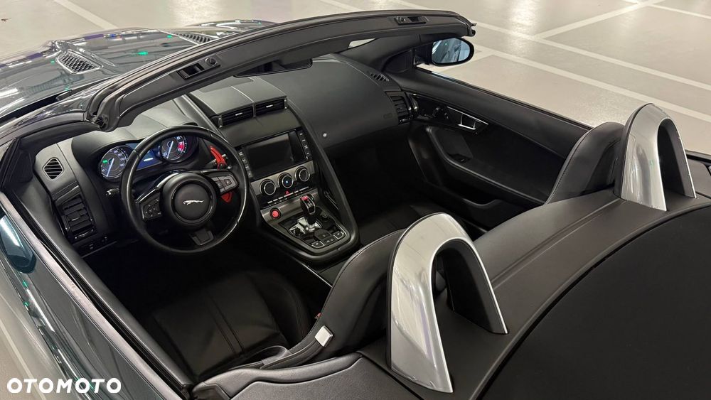 Jaguar F-Type R-Dynamic - 15