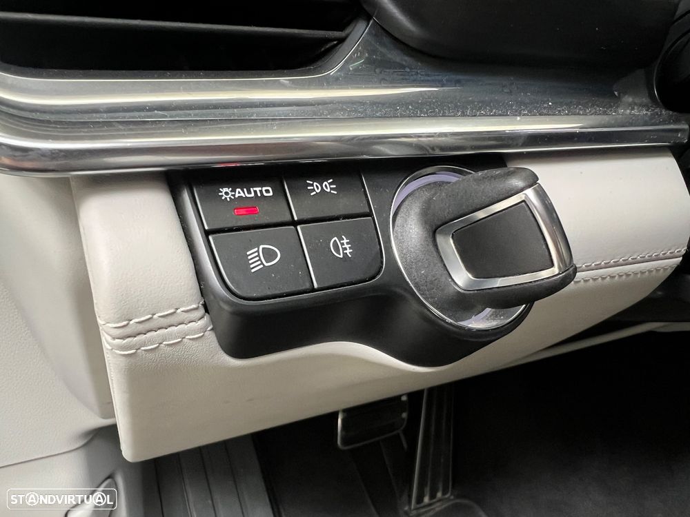 Porsche Panamera 4 E-Hybrid Platinum Edition - 40