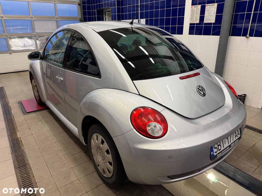 Volkswagen New Beetle - 6