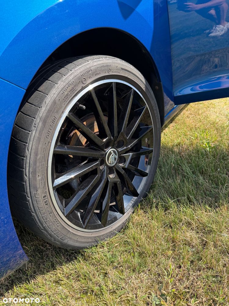 Skoda RAPID 1.0 TSI Style - 24