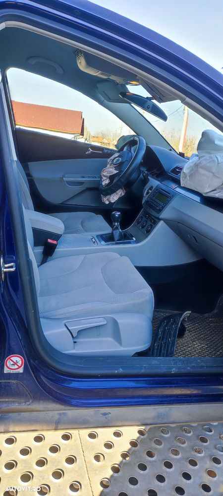 Dezmembrez vw volkswagen passat B6 sedan 2.0 tdi BMP cv man HDU LD5Q - 5